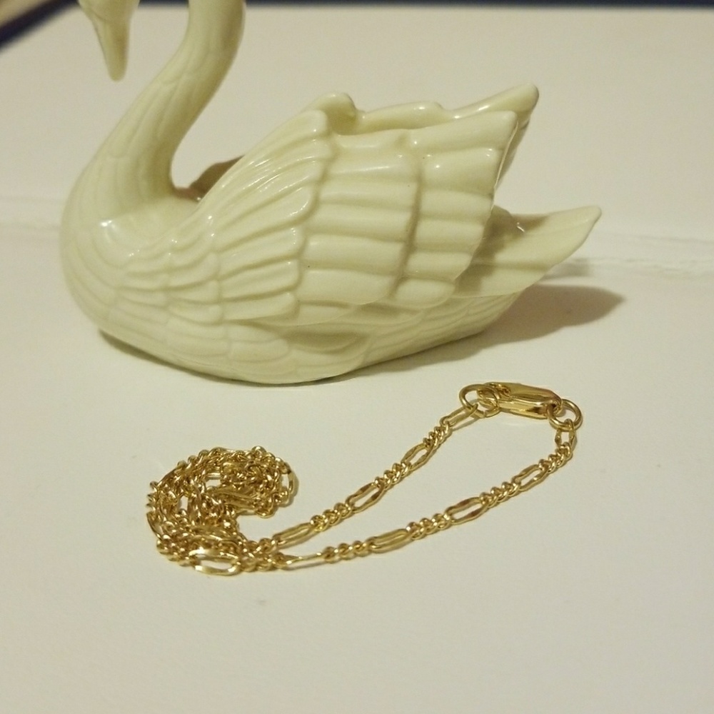 Beautiful, Vintage Gold Tone Anklet for Any Event